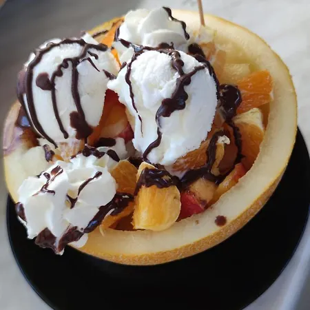 Weisser Schwan белият лебед Szálloda