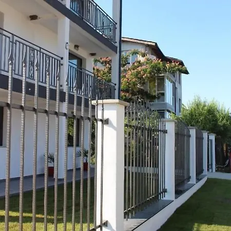 Weisser Schwan белият лебед Szálloda *