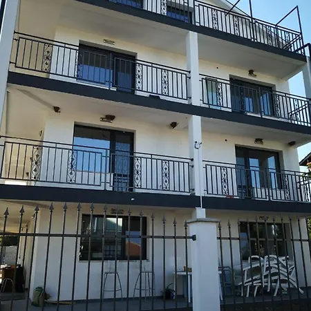 Weisser Schwan белият лебед Hotel *