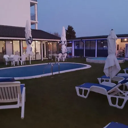 Hotel Weisser Schwan белият лебед *