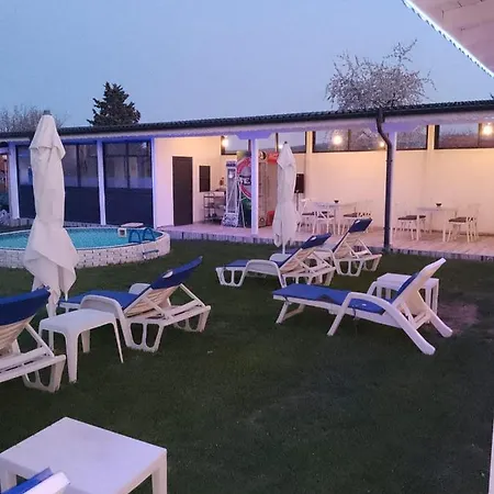 Weisser Schwan белият лебед Hotel Shkorpilovtsi